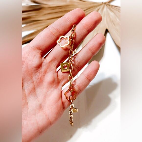 Gold lucky leaf bracelet S297 - Picture 2 of 2